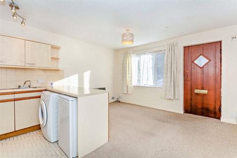 1 bedroom apartment for sale - Benwell Court, Sunbury-on-Thames, Surrey, TW16