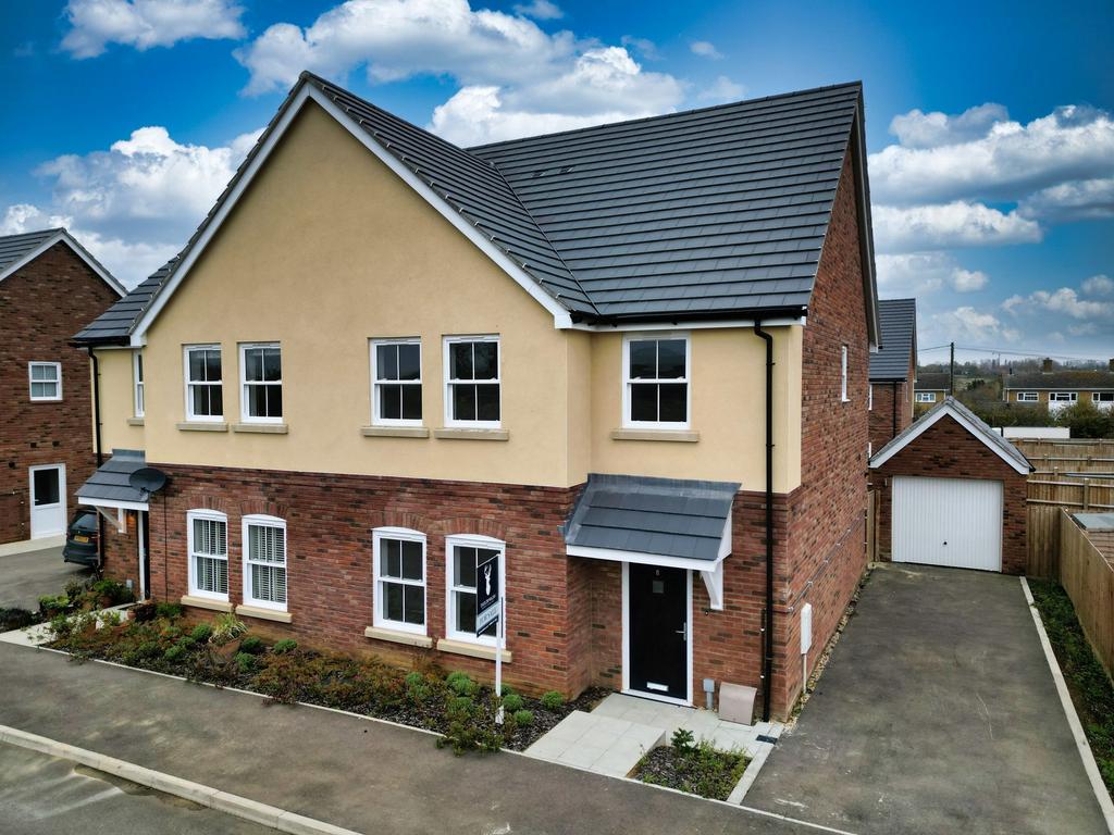 Newton Longville, Milton Keynes MK17 4 bed semidetached house for sale