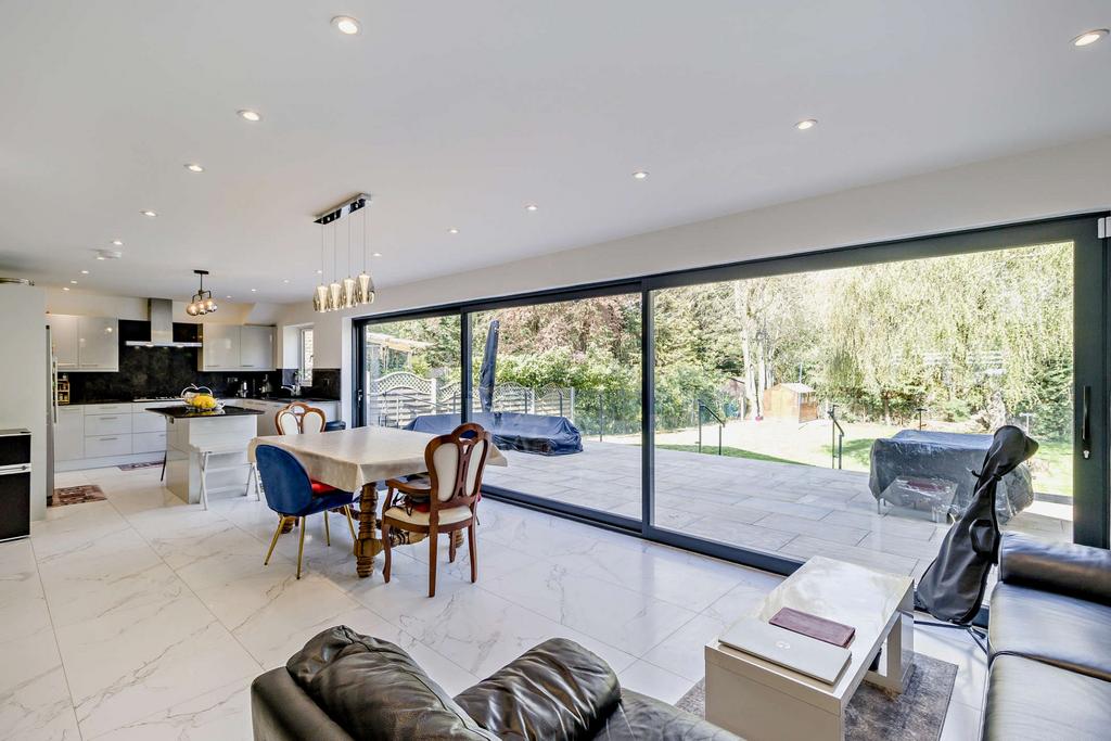 Waxwell Lane, Pinner, HA5 5 bed detached house for sale £1,700,000