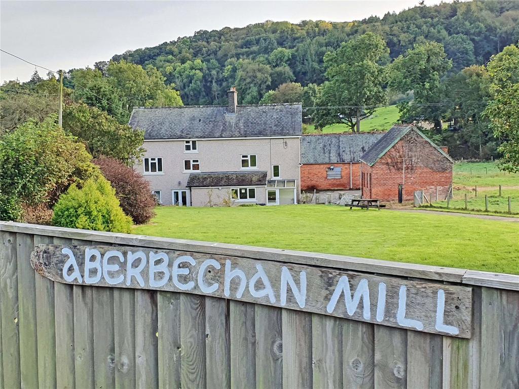 Newtown, Powys, SY16 6 bed detached house for sale £700,000