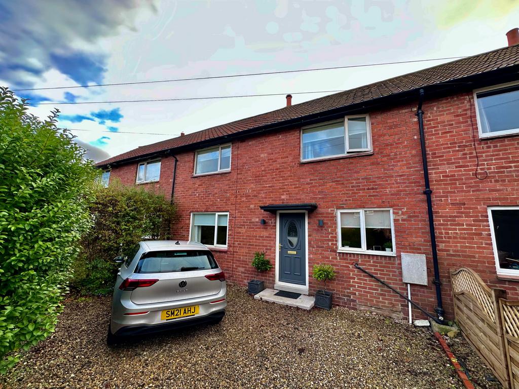 Hollington Avenue, Longbenton, Newcastle upon Tyne, NE12 3 bed terraced