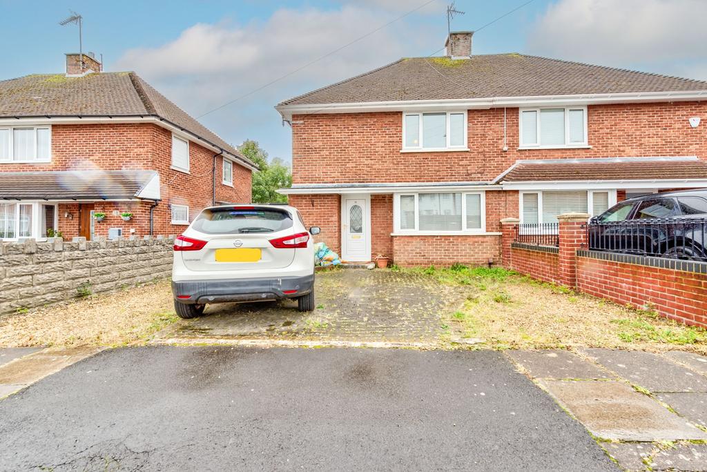 Kewstoke Avenue, Llanrumney, Cardiff. CF3 3 bed semidetached house for sale £230,000