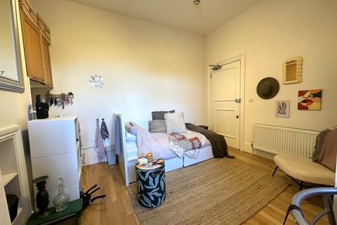 undefined, Alexandra Grove, Finsbury Park, N4
