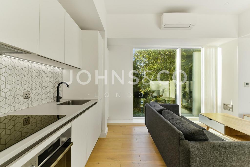 Apt Parkview, Brentford, London, TW8 2 bed apartment £2,097 pcm (£484 pw)