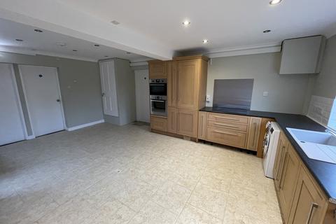 2 bedroom flat to rent, Bourne End, Bedford MK43