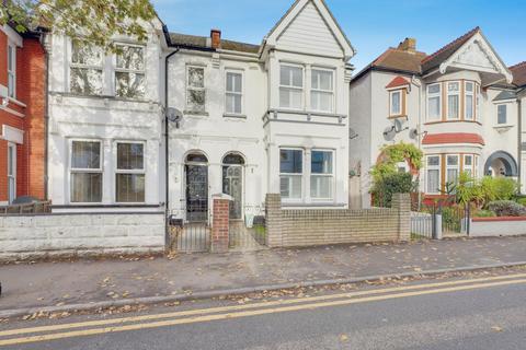 4 bedroom end of terrace house for sale, Pall Mall, Leigh-on-sea, SS9