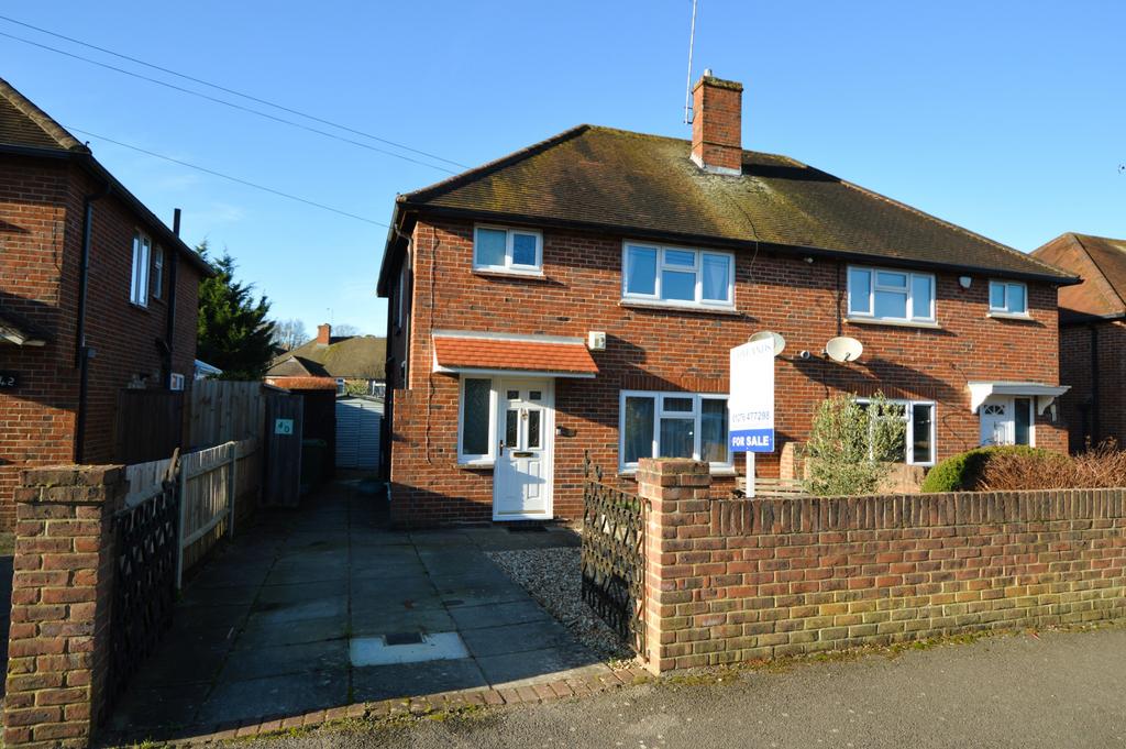 Manor Way, Bagshot 3 bed semidetached house for sale £475,000