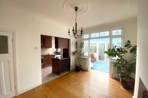 3 bedroom detached house to rent, Leigh on Sea SS9