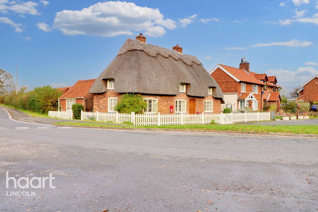 West Rasen, Market Rasen 4 bed detached house for sale £400,000