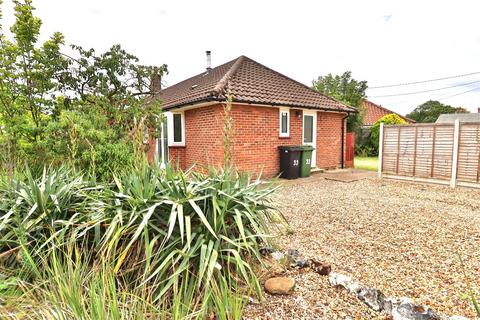 2 bedroom semi-detached bungalow for sale - Mill Lane, Pulham Market, Diss, IP21 4TN