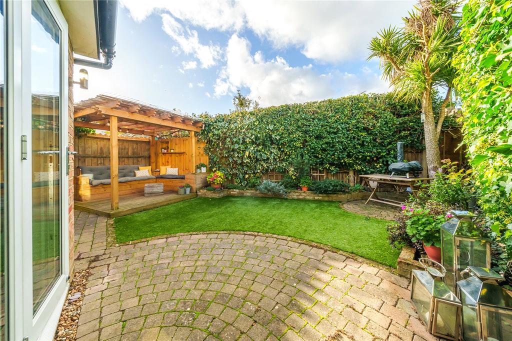 Weston Park, Thames Ditton, KT7 4 bed semidetached house for sale £