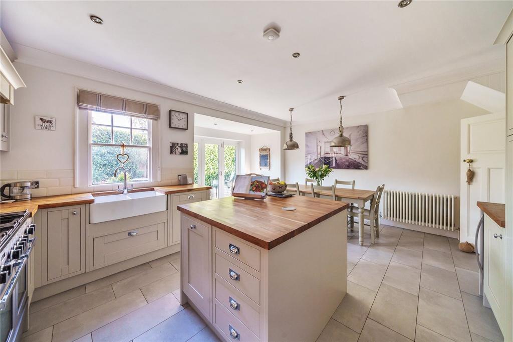 Kitchen-Dining Area