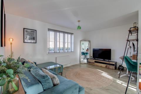 2 bedroom ground floor maisonette for sale - Valerian Way, Leighton Buzzard, LU7