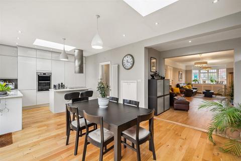 5 bedroom detached house for sale - London W3