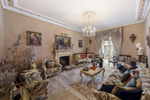 7 bedroom detached house for sale, London W5