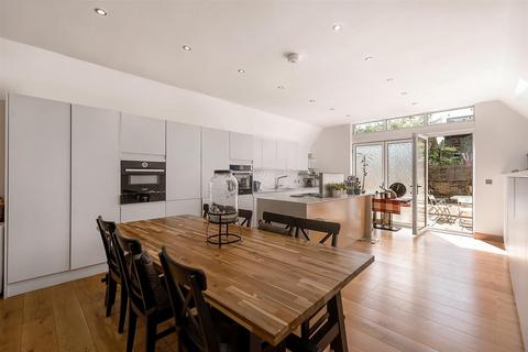 5 bedroom semi-detached house for sale, London W13