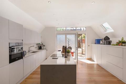 5 bedroom semi-detached house for sale, London W13