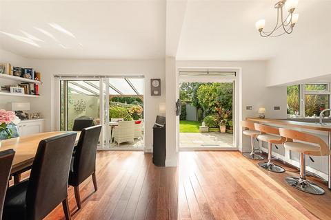 5 bedroom semi-detached house for sale, London W5