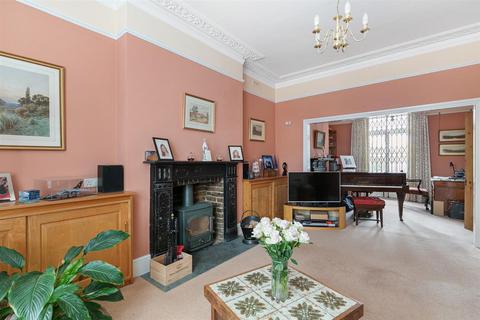 76 The Avenue, London, W13 8LB