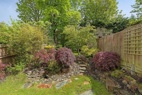 3 Helena Road, London, W5 2RA