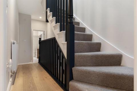 80 Adelaide Road, London, W13 9EB