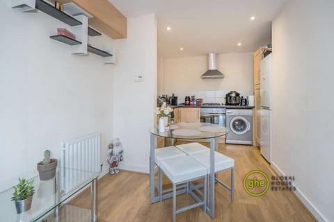 1 bedroom flat for sale, Radford Court, Peckham, London