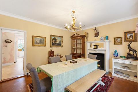 23 Grosvenor Road, London, W4 4EQ