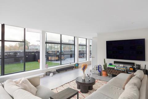 3 bedroom penthouse for sale - Brentford TW8