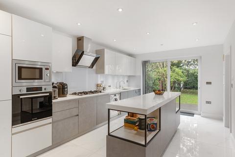 138 Corringway, London, W5 3HA