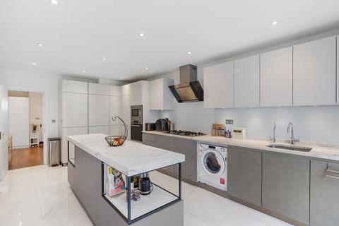 138 Corringway, London, W5 3HA