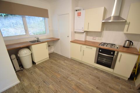 2 bedroom ground floor maisonette for sale, Lawn Gardens, Luton, Bedfordshire, LU1 3UN