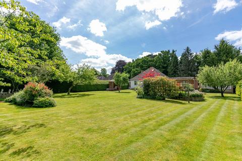 138 Copthorne Road, Felbridge, East Grinstead, RH19 2PD