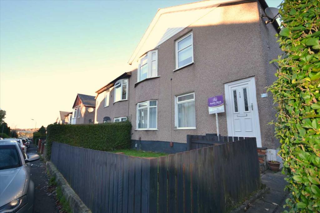 Kings Park, Glasgow G44 2 bed flat £97,000