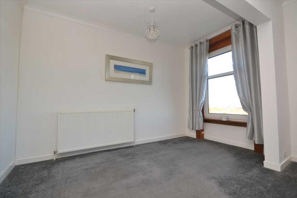 Kings Park, Glasgow G44 2 bed flat £97,000
