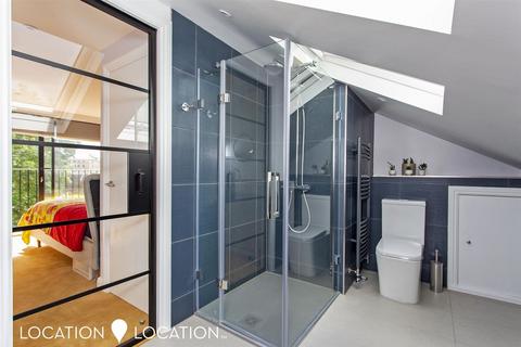 8 Colvestone Crescent, London, E8 2LH