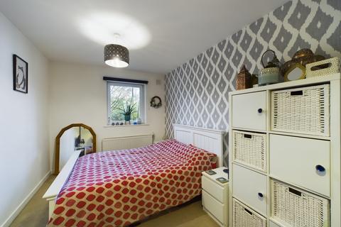2 bedroom ground floor flat for sale, Longreach Vickers Lane, Dartford, Kent, DA1