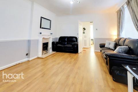 107 Cherry Tree Lane, Rainham, RM13 8TT