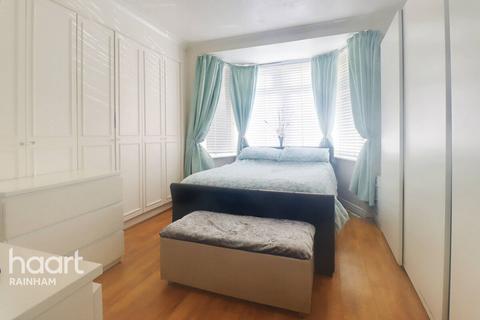 107 Cherry Tree Lane, Rainham, RM13 8TT