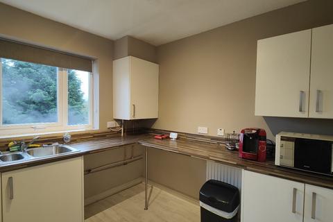 1 bedroom flat to rent, Belfry Court, Wakefield, West Yorkshire, WF1