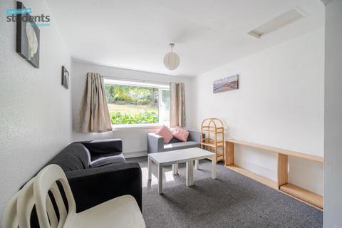 5 bedroom semi-detached house to rent, Colbourne Avenue, Brighton BN2