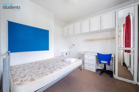 5 bedroom semi-detached house to rent, Colbourne Avenue, Brighton BN2
