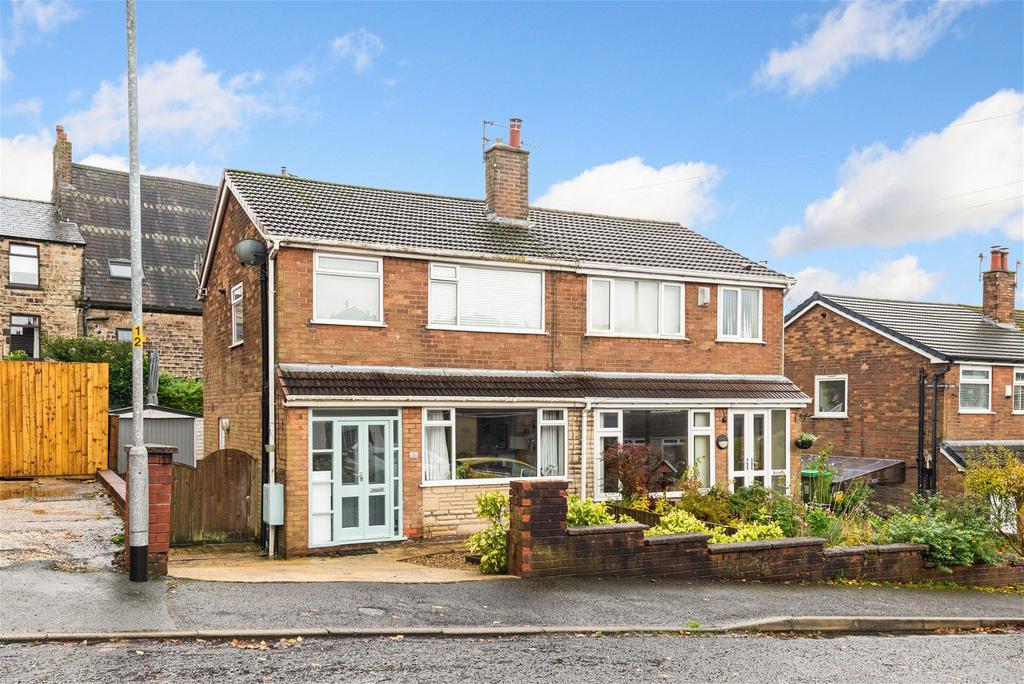 Wellmeadow Lane, Uppermill, Saddleworth 3 bed semidetached house for