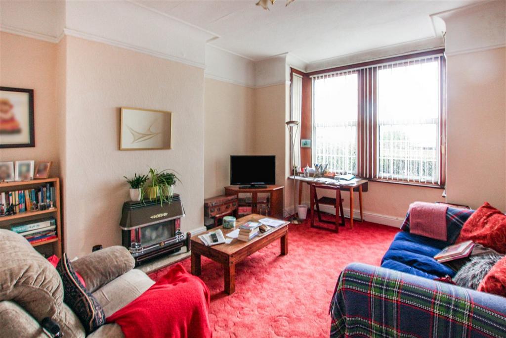 Marine Road, Prestatyn, Denbighshire LL19 7HE 4 bed block of apartments