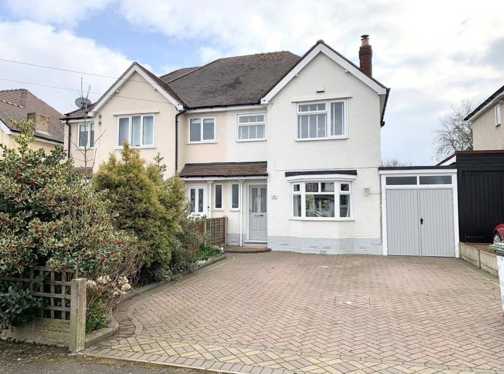 Holly Lane, Great Wyrley, Walsall, Staffordshire, WS6 3 bed semidetached house for sale £260,000