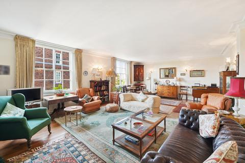 2 bedroom flat for sale, Rivermead Court, Hurlingham, Fulham, London SW6