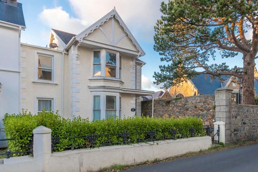 Brock Road, St Peter Port 7 bed semidetached house for sale £695,000