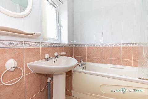 102 Barrie Crescent, Sheffield, S5 8RP