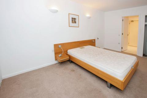 2 bedroom flat to rent, Skyline Central 1, Goulden Street, Northern Quarter, Manchester, M4