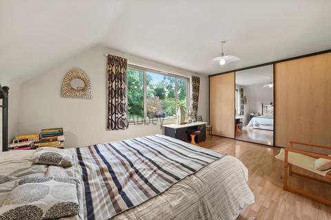 21 Downsview Road, London, SE19 3XD