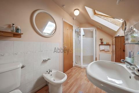21 Downsview Road, London, SE19 3XD